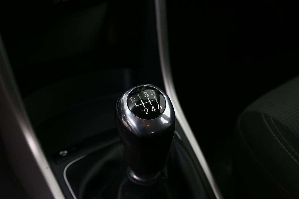 Hyundai i30 1,6 GDI 135hk Comfort Kombi 1ägare Dragkrok 2017