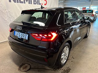 Audi A1 Sportback 30 TFSI Proline S&V-däck/M-värm/Sensorer