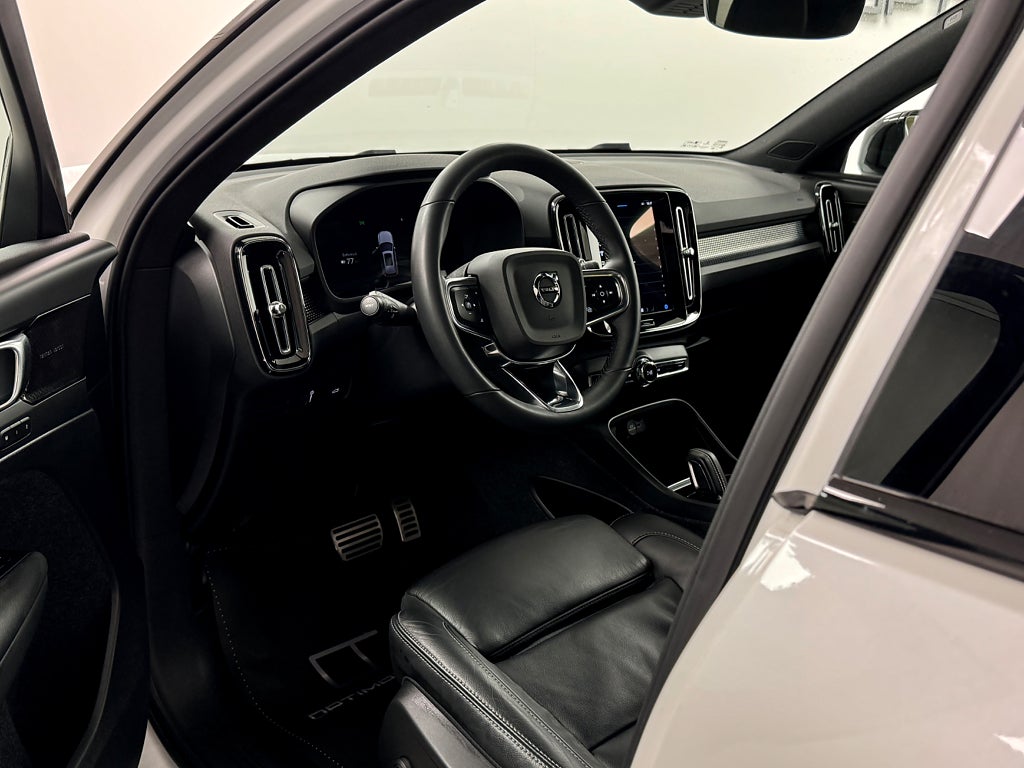 Volvo XC40 2022 - miniatyr 3