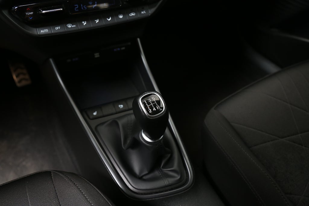 Hyundai Bayon 1,2 MPi 84hk Essential Kamera CarPlay