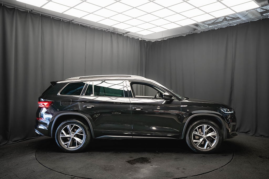 Skoda Kodiaq TDI 4x4 SPORTLINE 7-sits D-VÄRM DRAG KAMERA 1ÄGARE MOMS