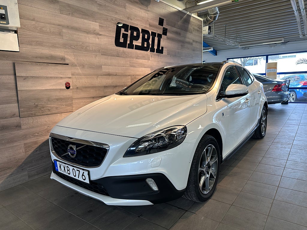 Volvo V40 Cross Country D3 Automat | Ocean Race | Navi | Panorama 