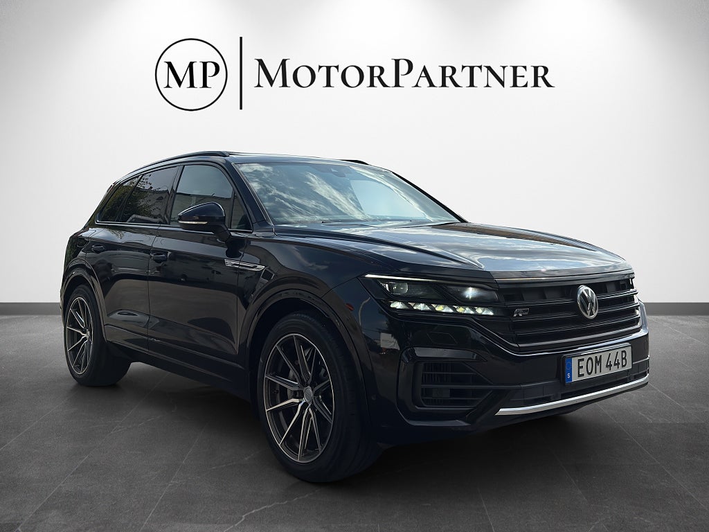 Volkswagen Touareg 4.0 V8 TDI 4M Pano Dynamic Värmare VOSSEN Kamera 421hk