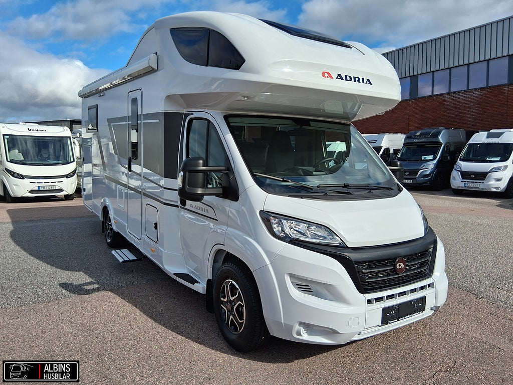 Adria Coral XL Plus 660 SL / Solpanel & Litiumbatteri på köpet!