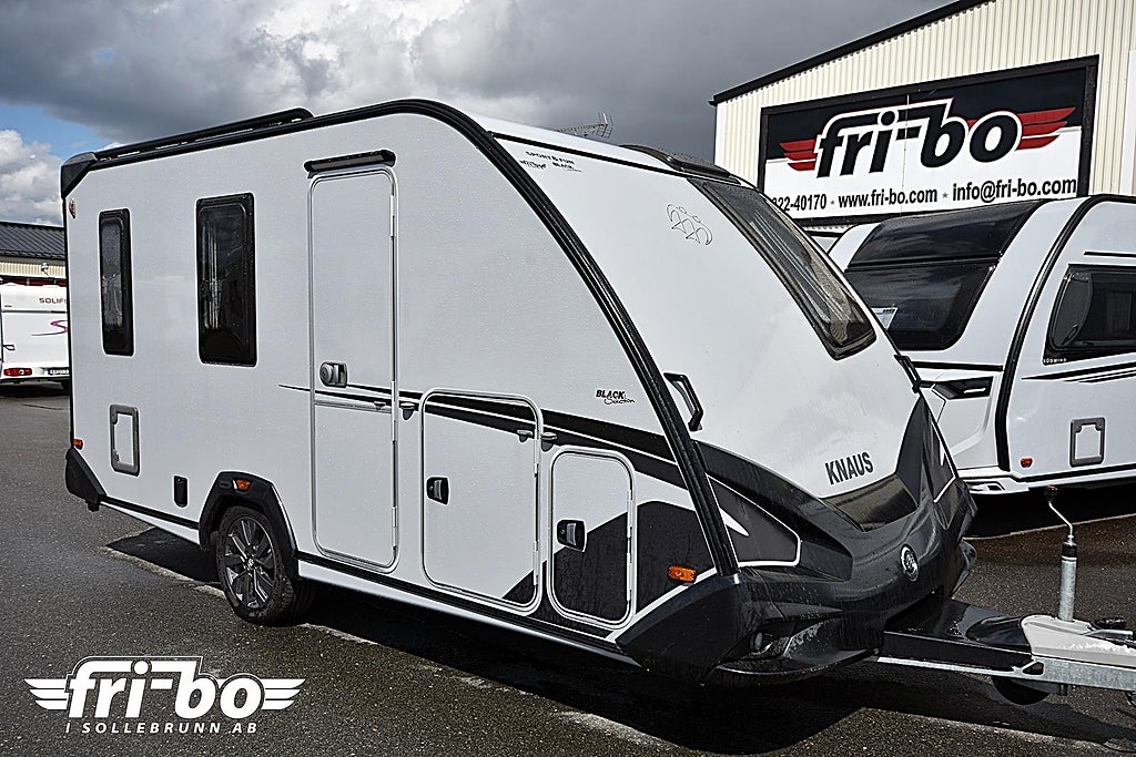 Knaus 480 QL Sport & Fun Black Selection, Dubbelbädd