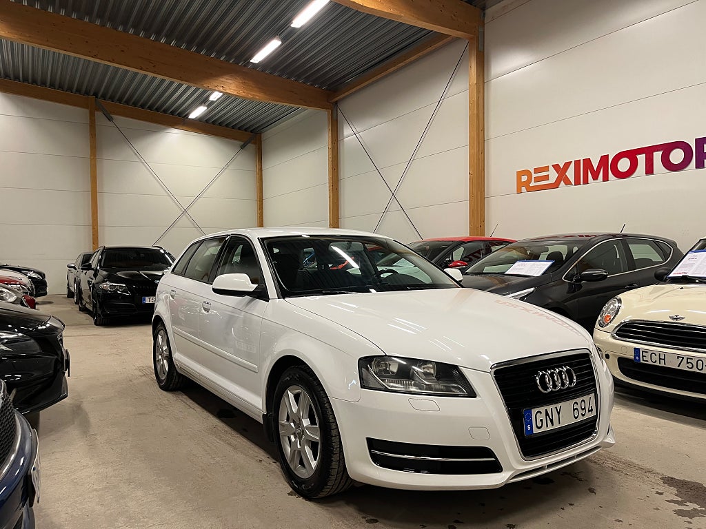 Audi A3 Sportback 1.6 TDI Attraction, Comfort  Ny Besiktad 