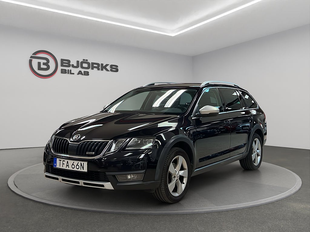 Skoda Octavia Scout 2.0 TDI 4x4 Premium Kamera Drag Värmare