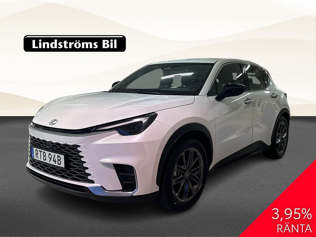 Lexus LBX ELEGANT TECH AWD MOMS