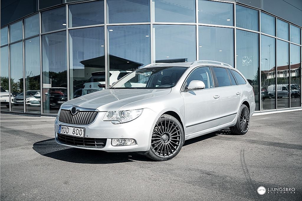 Skoda Superb Skoda Superb Kombi 2.0 TDI 4x4 140hk Elegance / Drag