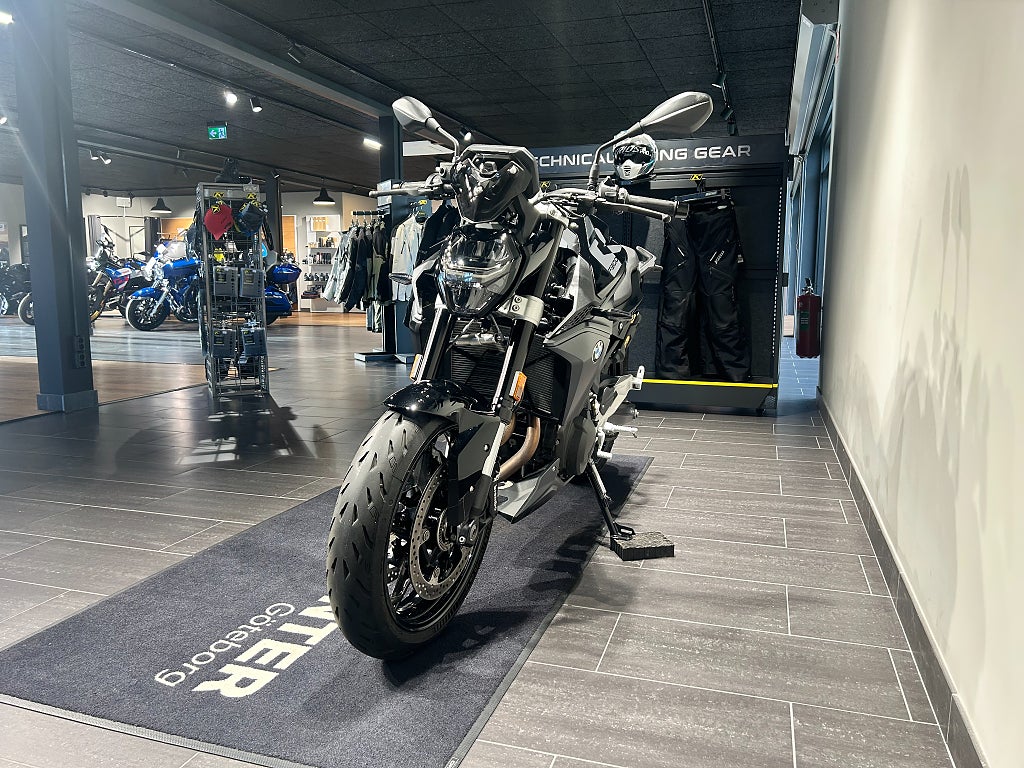 BMW F900R /Service Inclusive/Dynamic/Motorspoiler/149 mil