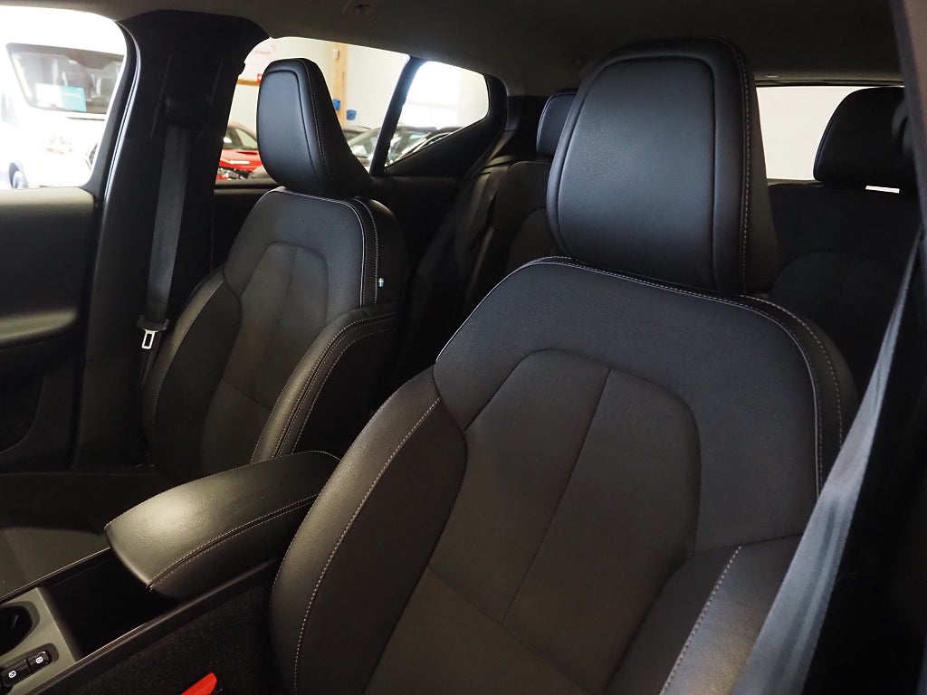 Volvo XC40 D3 150hk AWD Geartronic Kinetic | Drag | D-värm | 2020