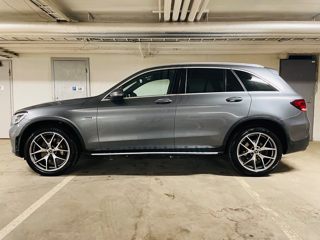 Mercedes-Benz GLC300 de 2021 - miniatyr 2