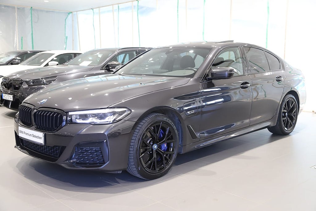 BMW 545 M sport / H&K / Glas taklucka / Comfort Access