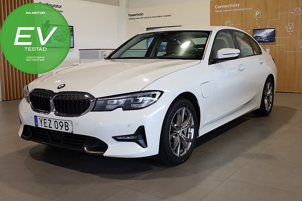 BMW 330e Sedan Steptronic Sport line Navi CarPlay Leasbar 2020