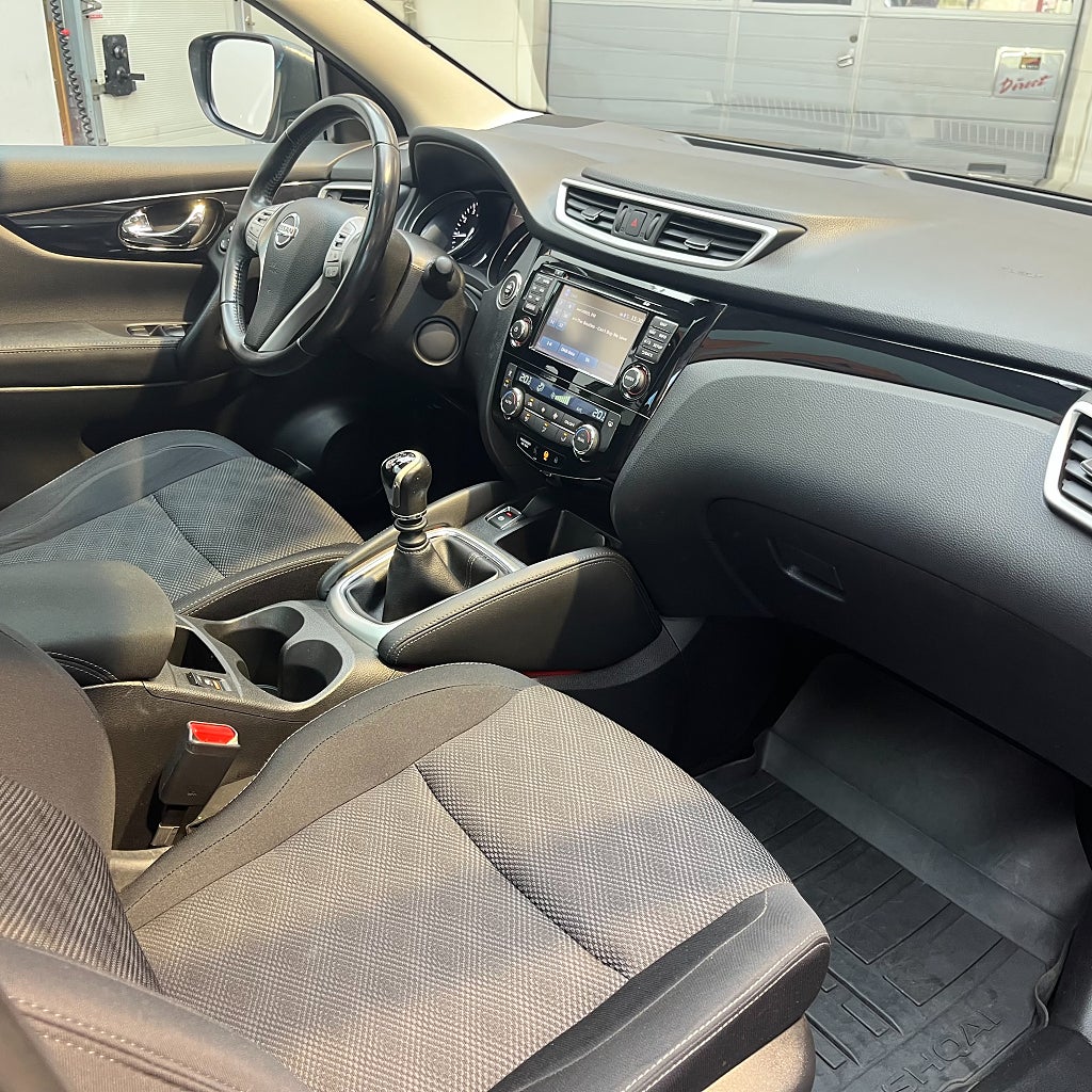 Nissan Qashqai 1.2 N-Connecta Panorama 360-Kamera Navi