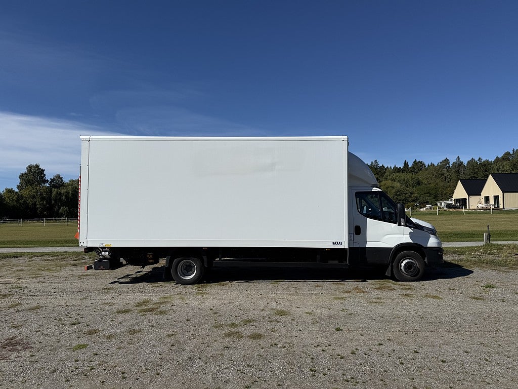 Iveco Daily 70C18 15pall, Bakgavellyft, Lastar 3t Euro6