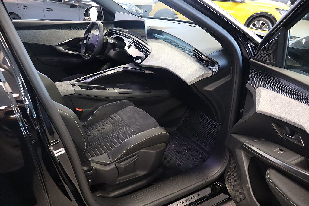Bild på Peugeot E-5008 GT 214hk Aut - 7-SITS, 360-KAMERA, RATTVÄRME