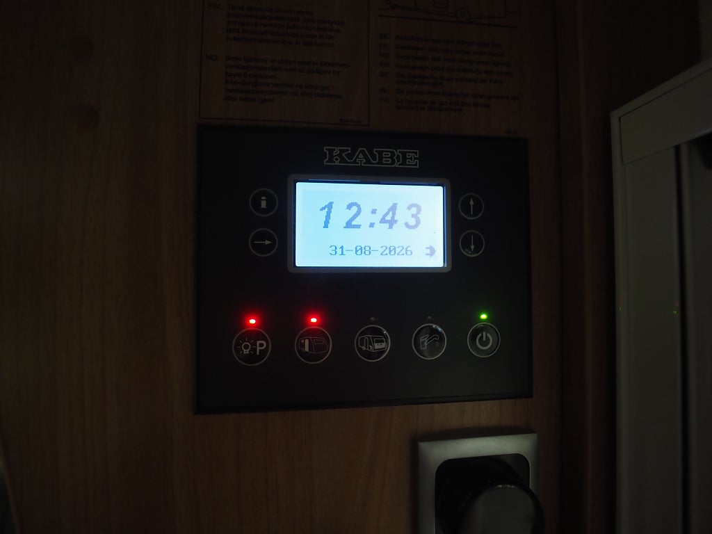 Kabe Royal 720 TDL KS Markis Slätplåt Långbäddar Tv Bänk 2011