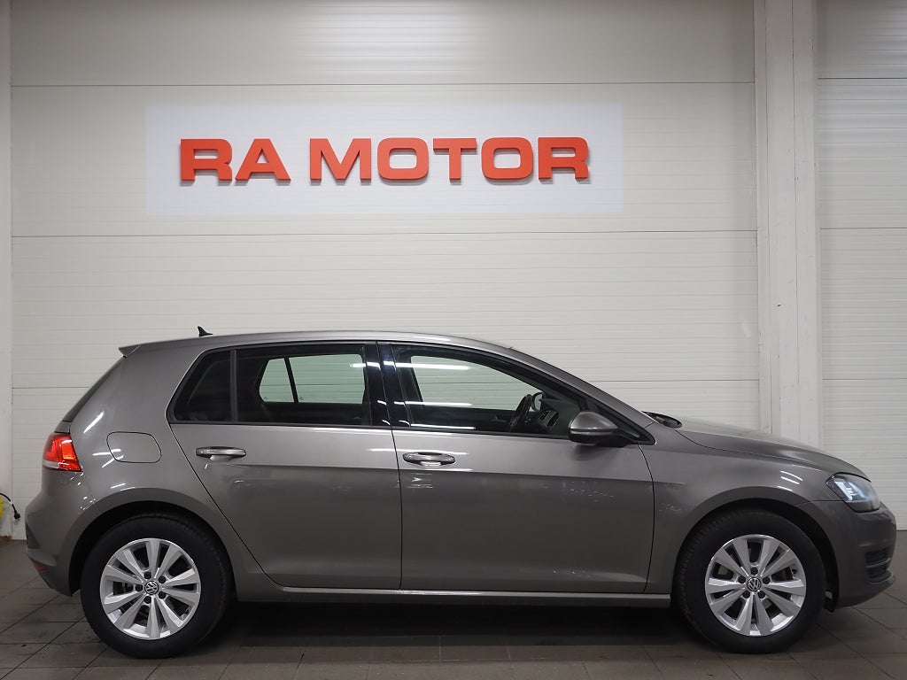 Volkswagen Golf 5-dr 1.6 TDI DSG D-värm B-kamera Drag 2017