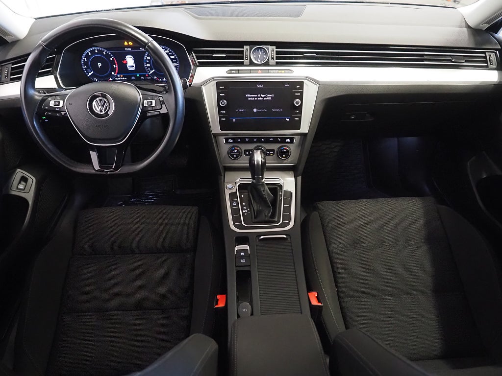 Volkswagen Passat SC 1.4 TSI 150hk | Cockpit | Drag | P-Värmare | Kamera 2018