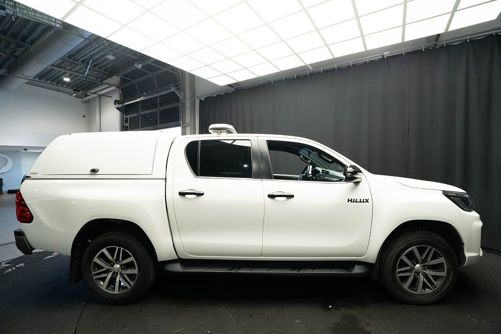 Toyota Hilux AWD KÅPA LÄDER D-VÄRMARE KAMERA DRAG 1-ÄGARE MOMS