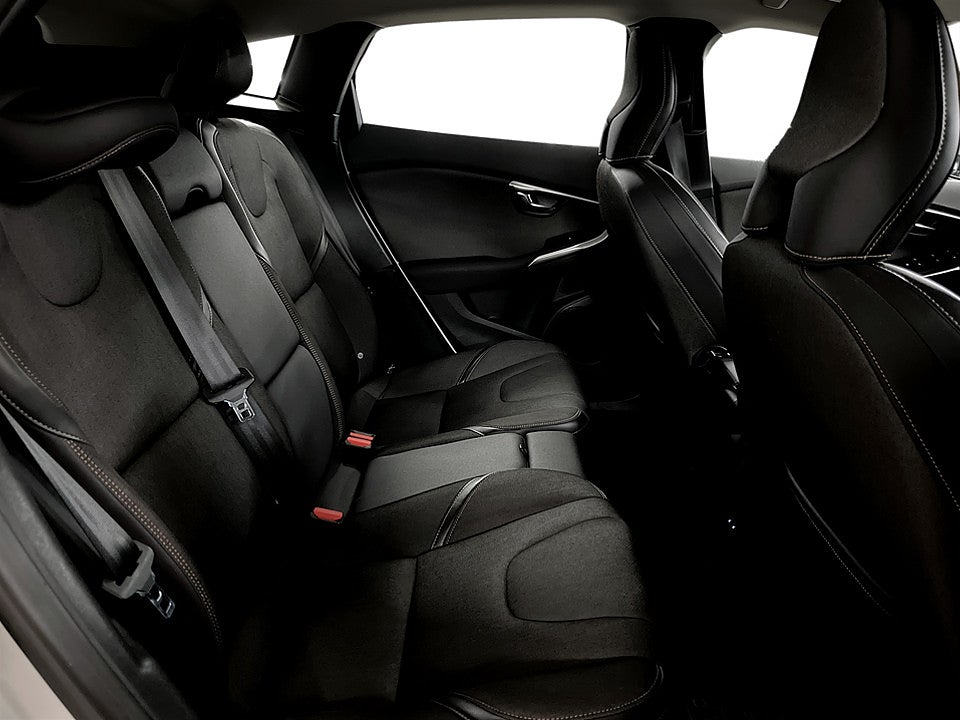 Bild på Volvo V40 Cross Country Momentum D2 B-KAMERA VOC & NAVI 115hk