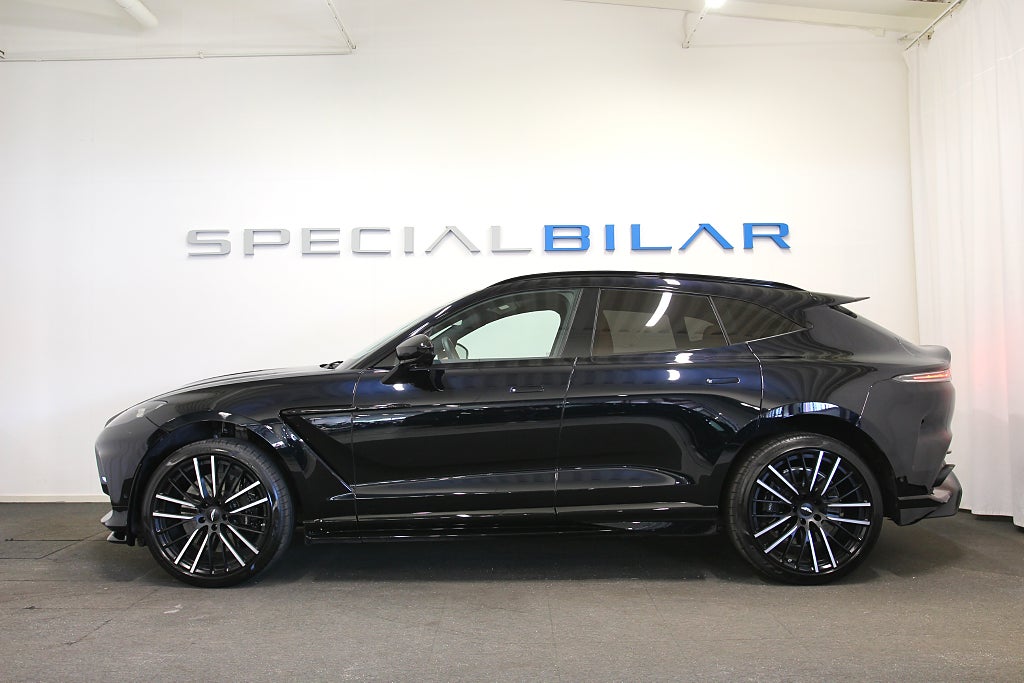 Aston Martin DBX 2023 - miniatyr 2