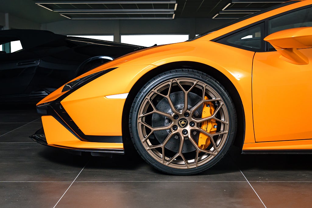 Gallery image 12 of 17