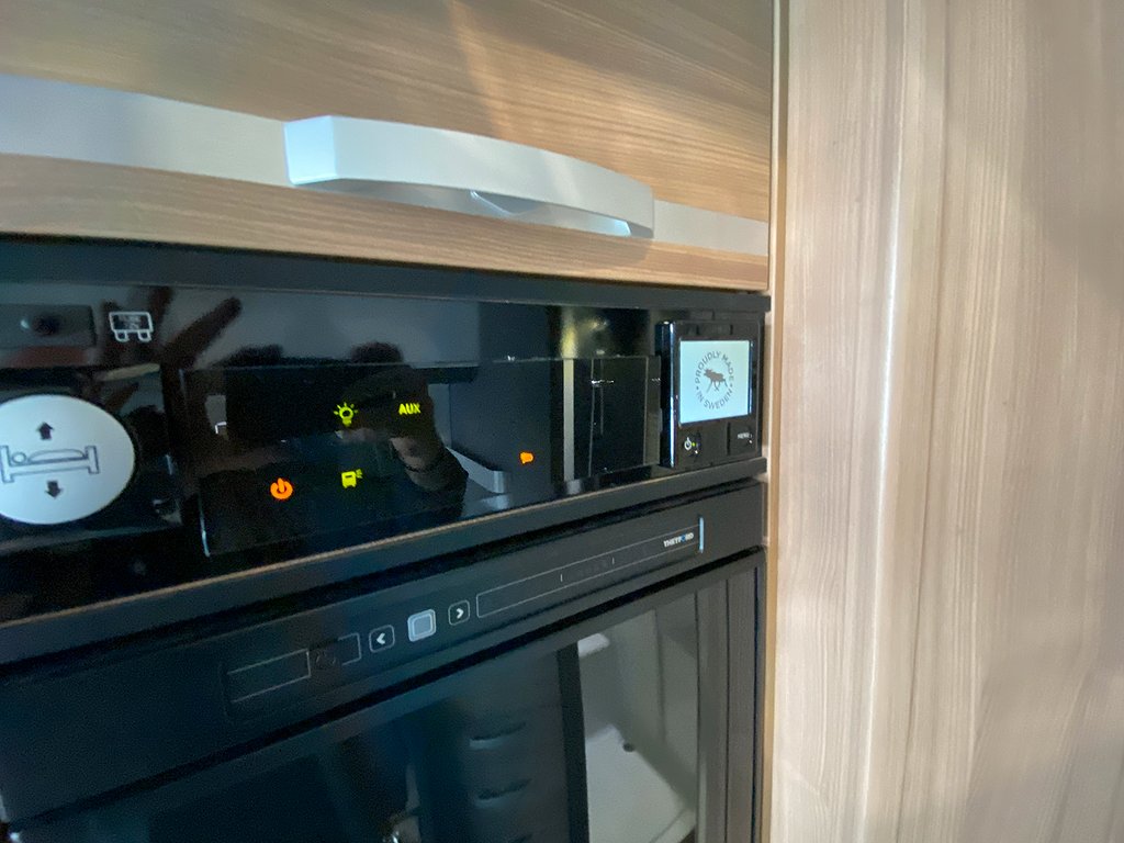 Adria Matrix Supreme 670 SC /Auto / ALDE / Solcell / Taksäng - Adria