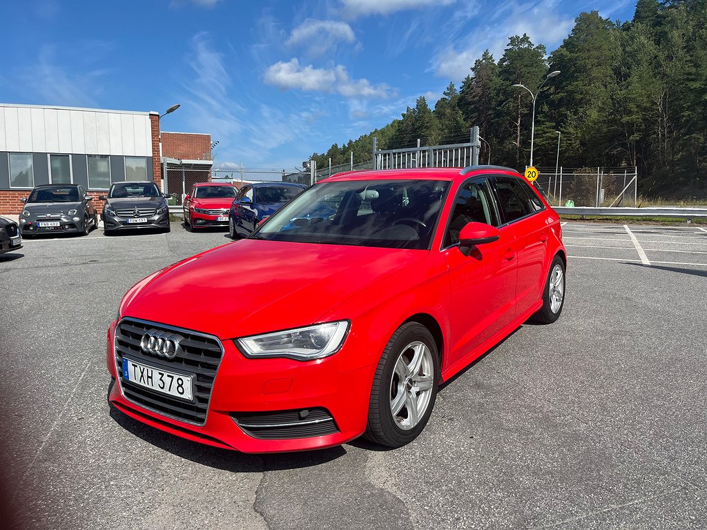 Audi A3 Sportback 1.6 TDI 110hk 11300 mil Nyservad M-Värmare