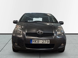 Toyota Yaris 5-dörrar 1.33 Dual VVT-i Värmare S&Vdäck ISOFIX