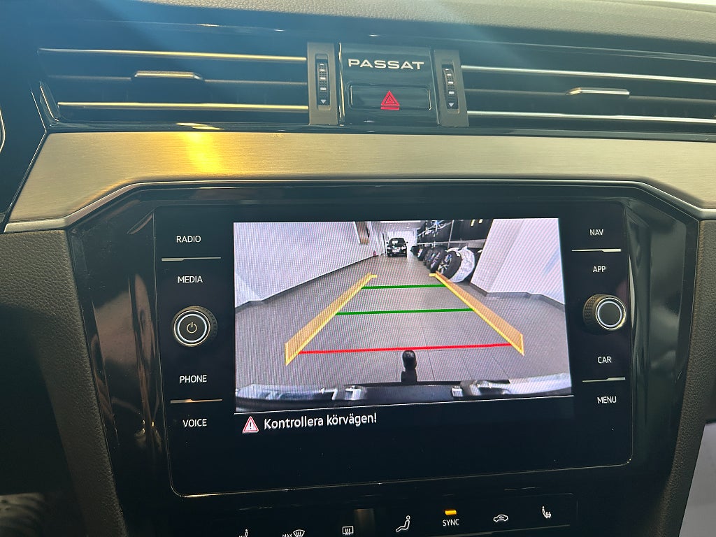 Volkswagen Passat 2022 - miniatyr 10