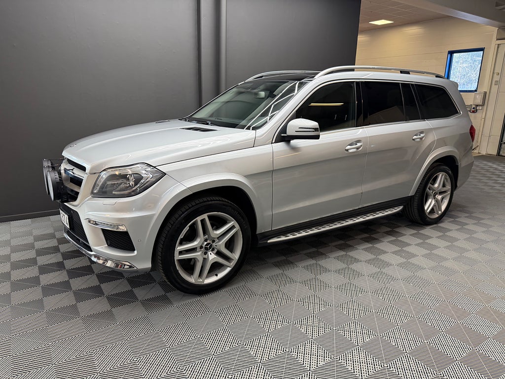 Mercedes-Benz GL 350 BlueTEC 4MATIC 7G-Tronic AMG Line / Nyservad