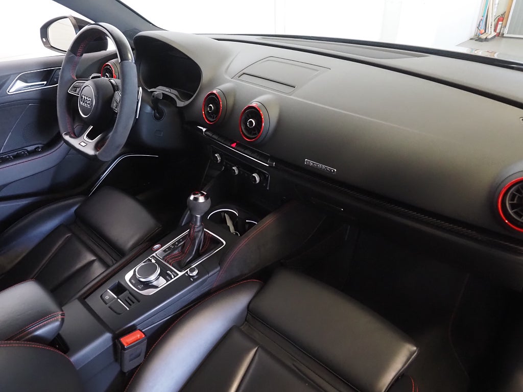 Audi RS3 Sedan 2.5 TFSI 400hk Keramiska Cockpit Matrix Nav 2018