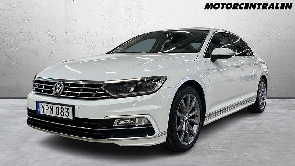 Volkswagen Passat R-line TDI 190 DSG 4M parkeringsvärmare/läder-a...