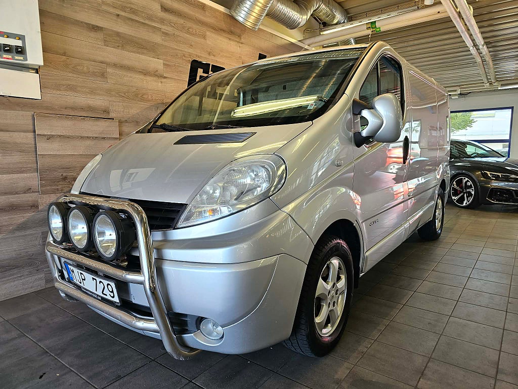 Renault trafic Skåpbil 2.9t 2.0 dCi Quickshift |Motorvärmare|Ny servad