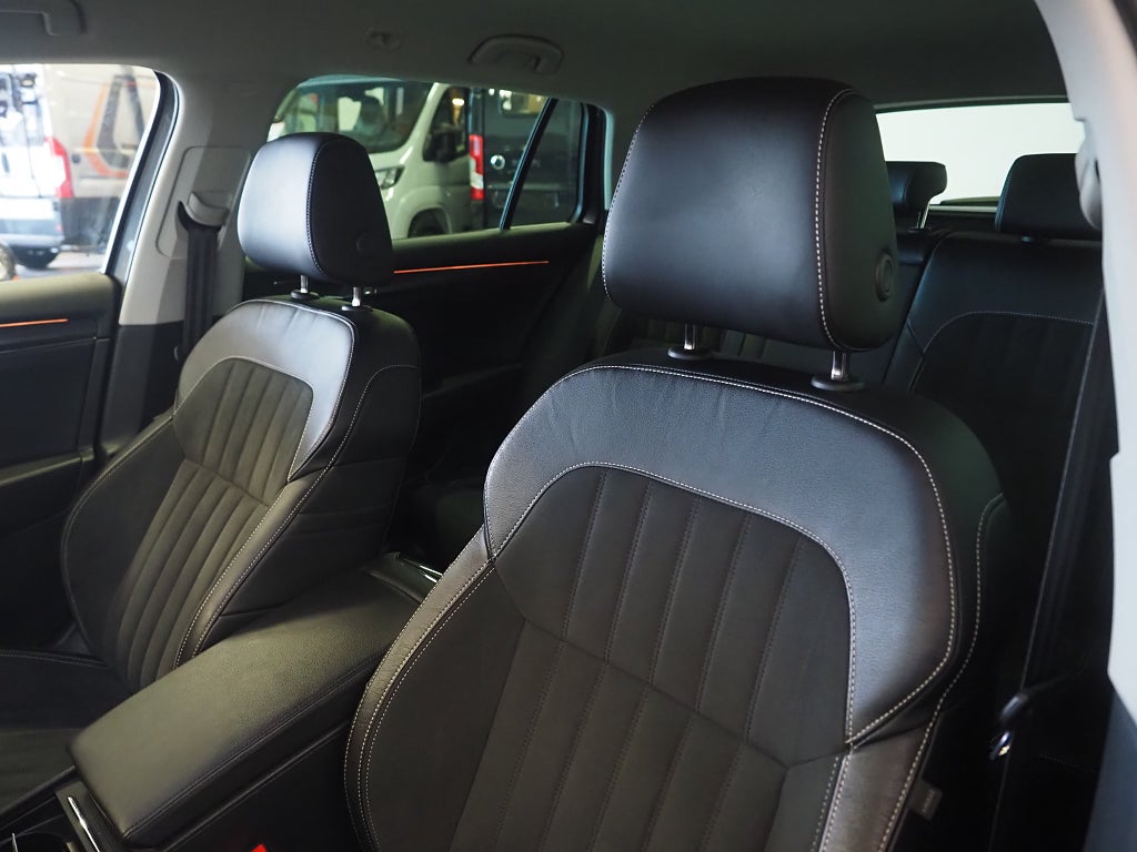 Skoda Superb iV 1.4 TSI iV 218hk Style | Drag | Värmare | Cockpit | 2023