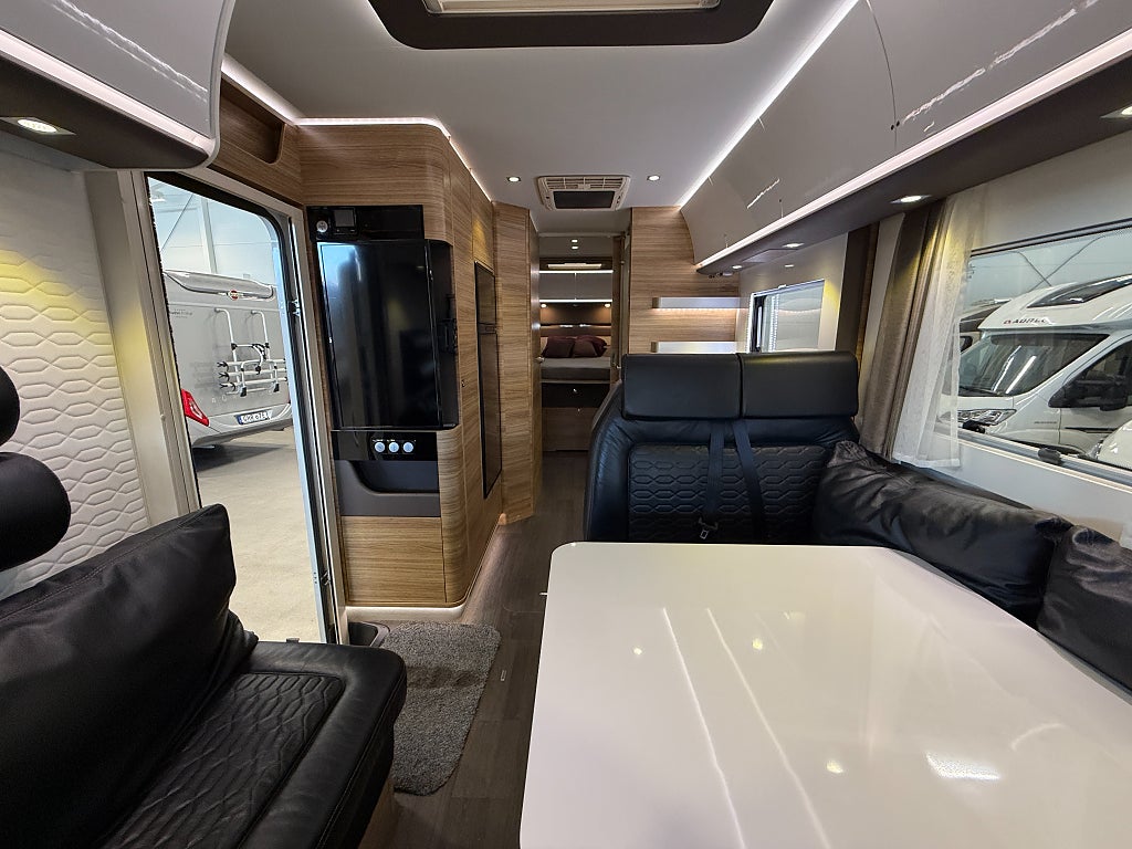 Adria Sonic Supreme 810 SC *AC*Automat*Skinnklädsel*
