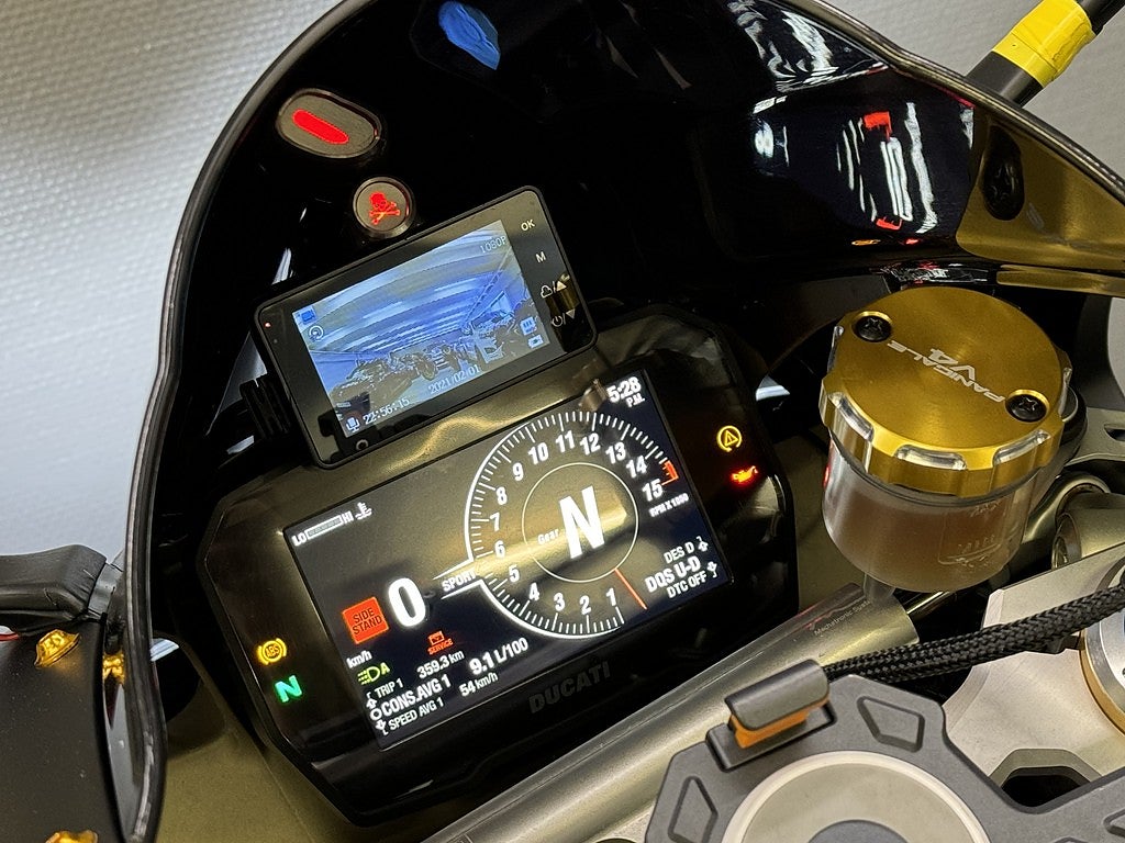 Ducati Panigale V4S DQS | Ventiljusterad | Kamera | Öhlins | Nytt däck