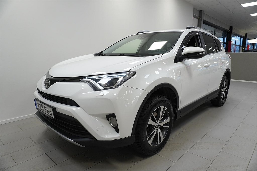 Toyota RAV4 AWD Active B-Kamera 152hk