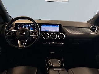 Mercedes-Benz GLA 200 d Progressive Line Aut Mvärm Bkamera Widescreen S&V – bild 8