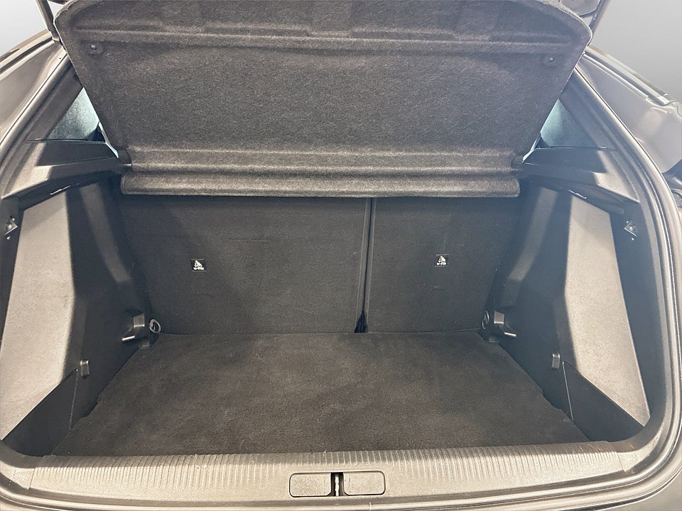 Bild på Peugeot 2008 GT Hybrid 145hk Aut B-KAMERA CARPLAY