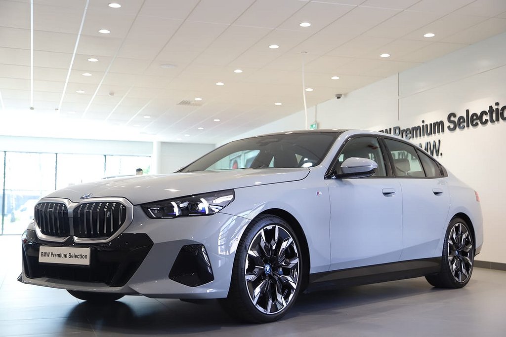 BMW i5 eDrive40 Sedan M-sport / Nypris: 1060"