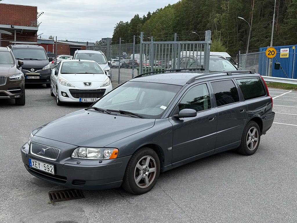 Volvo V70 2.4 140hk Business Facelift 2 Ägare FYND!