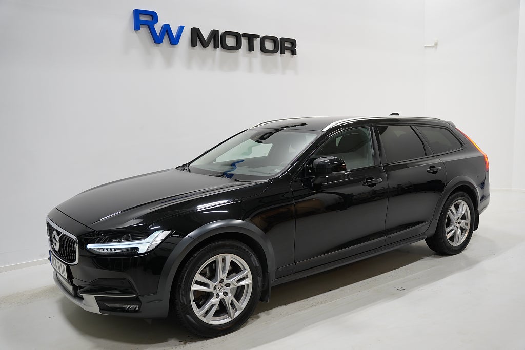Volvo V90 Cross Country D4 AWD 190hk Momentum D-värmare VOC Navi Dragkrok