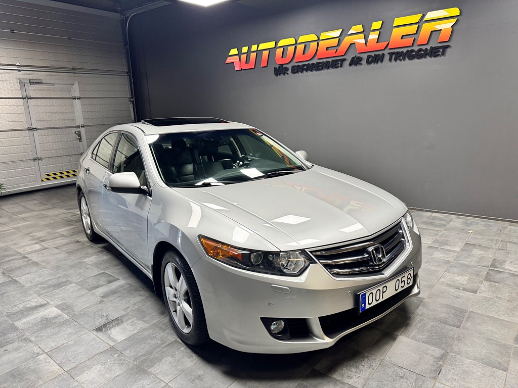 Honda Accord 2.2 i-DTEC Executive / Automat / Taklucka / 150hk