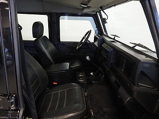 SUV Land Rover Defender 110 10 av 22