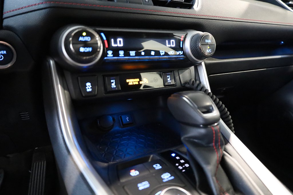 Toyota RAV4 Plug-in Hybrid E-CVT Active AWD Dragkrok Kamera 2022