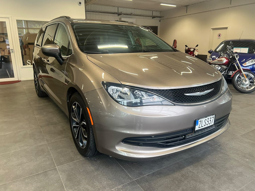 Chrysler Pacifica 3.6 V6 7 Sits Keyless Backkamera Navigation Isofix