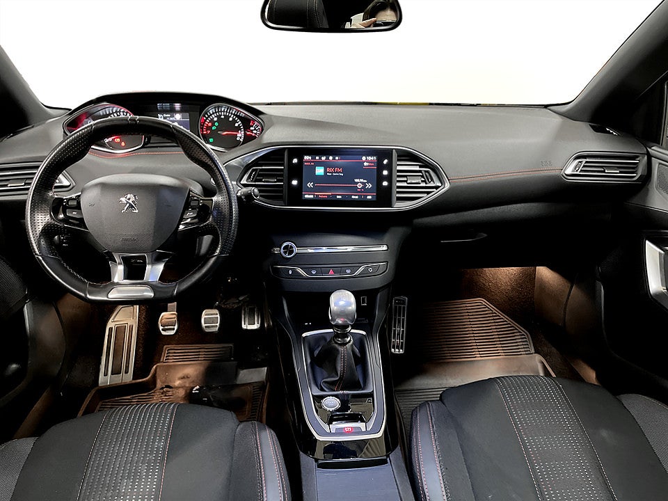 Bild på Peugeot 308 5D GT-Line 1.2 PT 130hk GLASTAK P-SENSORER 